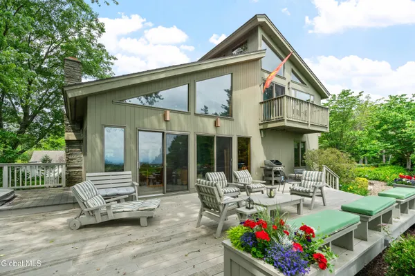 $795,000 | 54 Hillcrest Drive, Berne, NY 12059