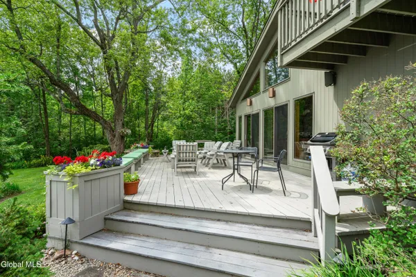 $795,000 | 54 Hillcrest Drive, Berne, NY 12059