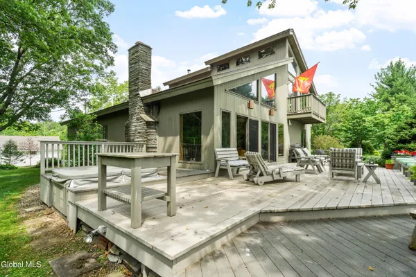 $795,000 | 54 Hillcrest Drive, Berne, NY 12059