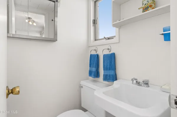 $795,000 | 54 Hillcrest Drive, Berne, NY 12059