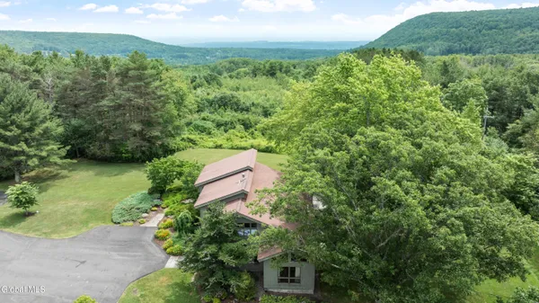$795,000 | 54 Hillcrest Drive, Berne, NY 12059