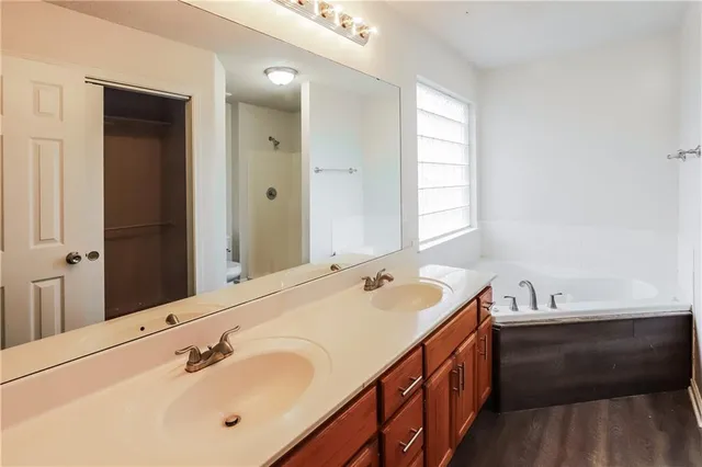 $2,420 | 1495 Northwest Yankee Drive, Blue Springs, MO 64015