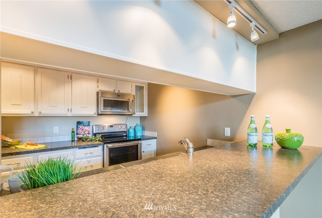 7447 Old Redmond Road, Unit 319 Redmond, WA 98052 - Photo 8 of 14