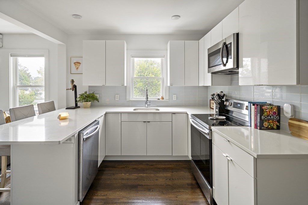 4438 Washington Street, Unit 3 Boston, MA 02131 - Photo 2 of 21