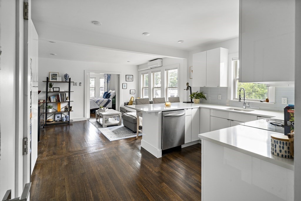 4438 Washington Street, Unit 3 Boston, MA 02131 - Photo 4 of 21