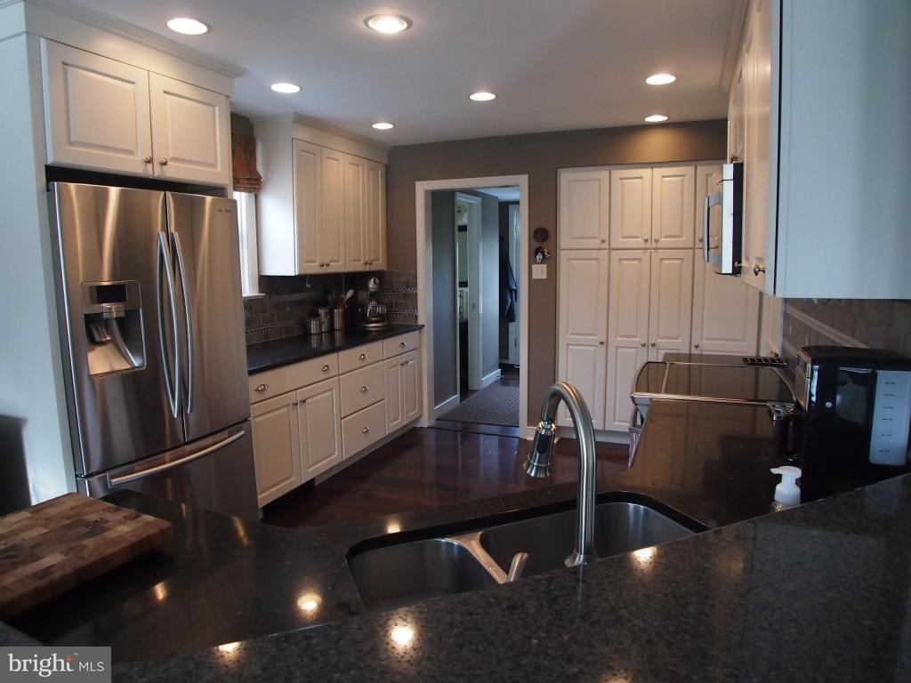 506 Pleasure Road Lancaster, PA 17601 - Photo 5 of 17 Gallery Image 5