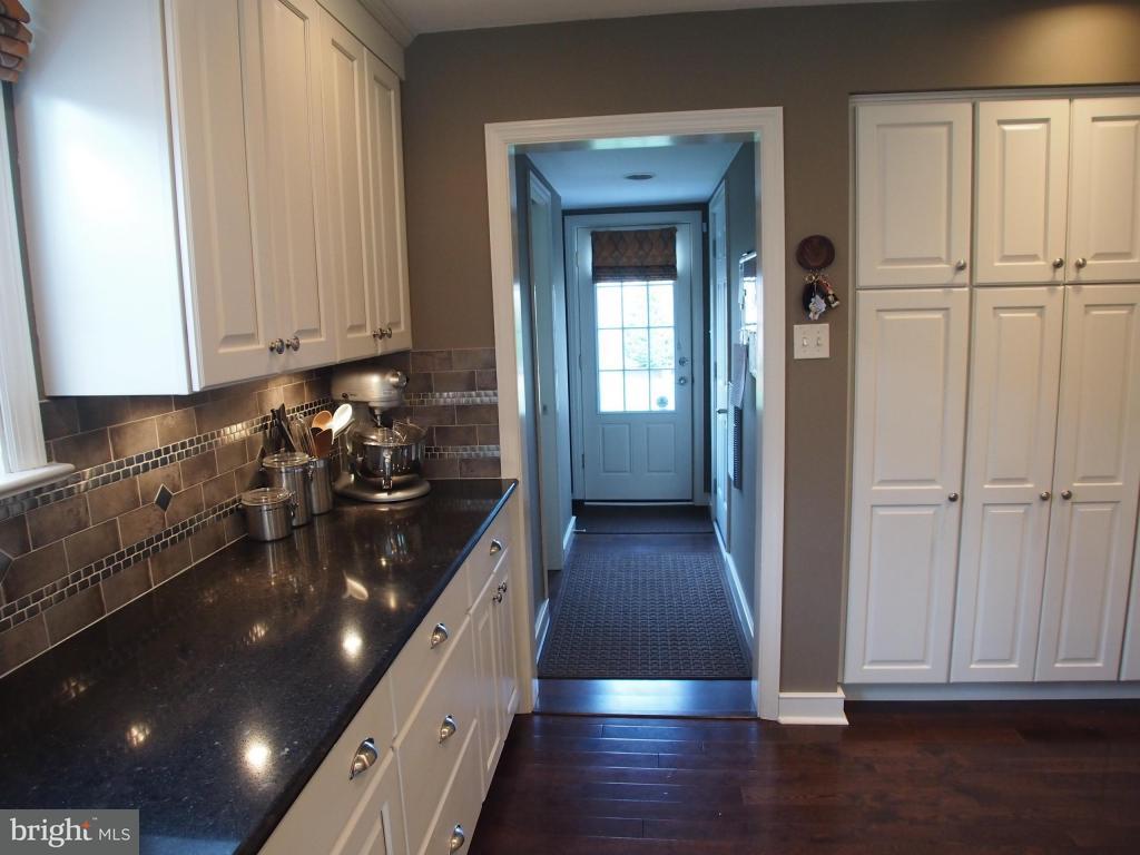 506 Pleasure Road Lancaster, PA 17601 - Photo 7 of 17 Gallery Image 7