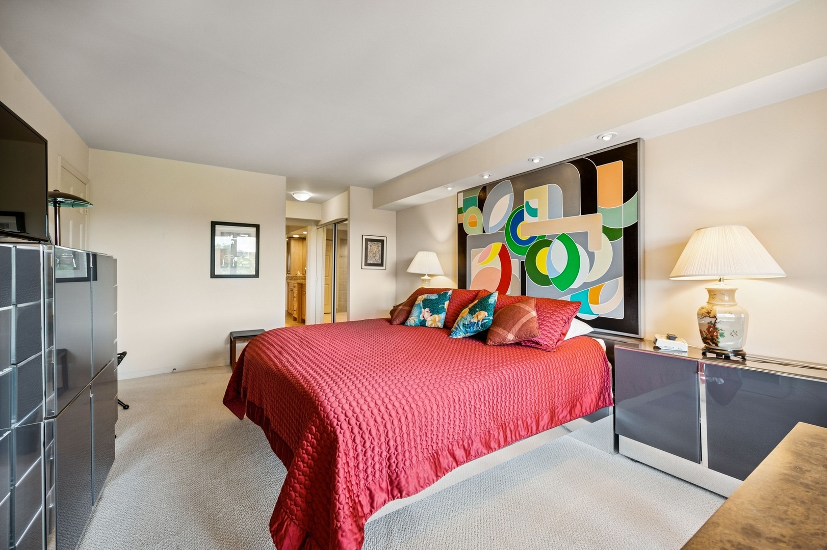 1671 Mission Hills Road, Unit 501 Northbrook, IL 60062 - Photo 18 of 27 a bedroom with two beds and a window