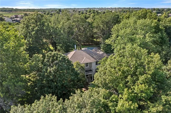 $575,000 | 901 South Diane Drive, Olathe, KS 66061