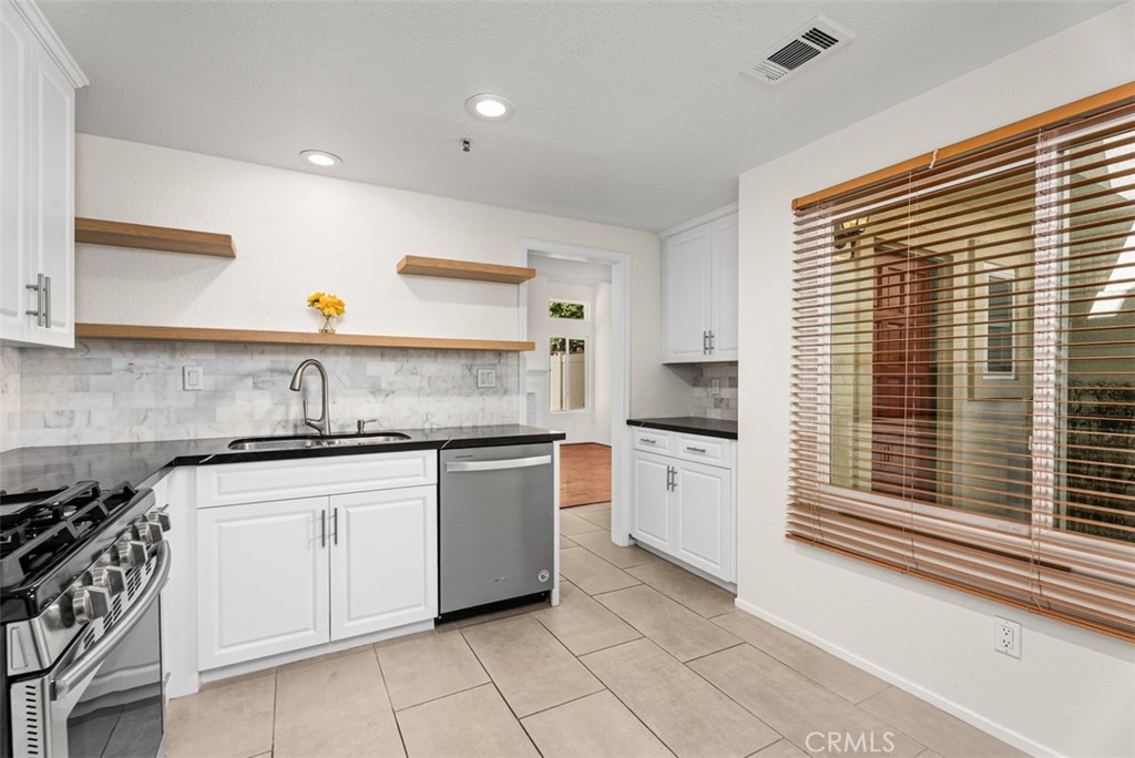 5847 East Rocking Horse Way Orange, CA 92869 - Photo 16 of 29