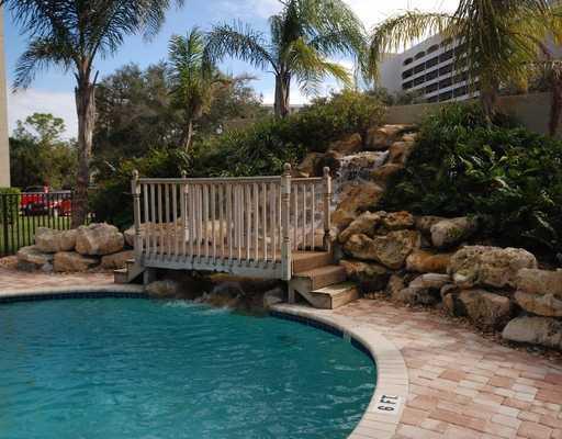 370 Golfview Road, Unit 701 North Palm Beach, FL 33408 - Photo 12 of 17 heated pool