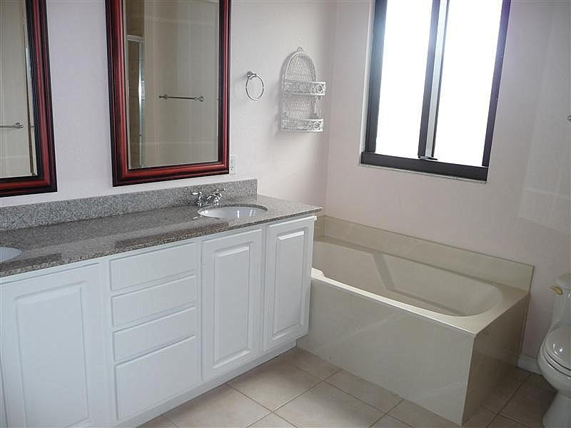 370 Golfview Road, Unit 701 North Palm Beach, FL 33408 - Photo 15 of 17 Master bathroom