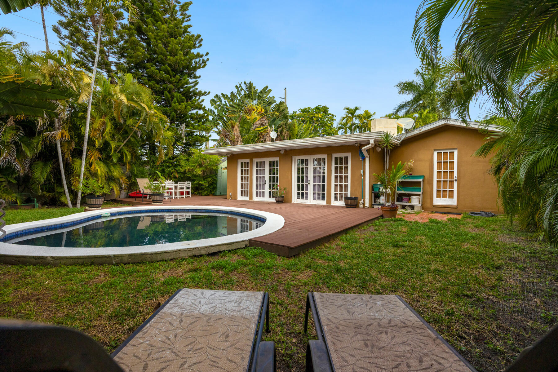 1510 18th Street Key West, FL 33040 - Photo 24 of 36 Backyard