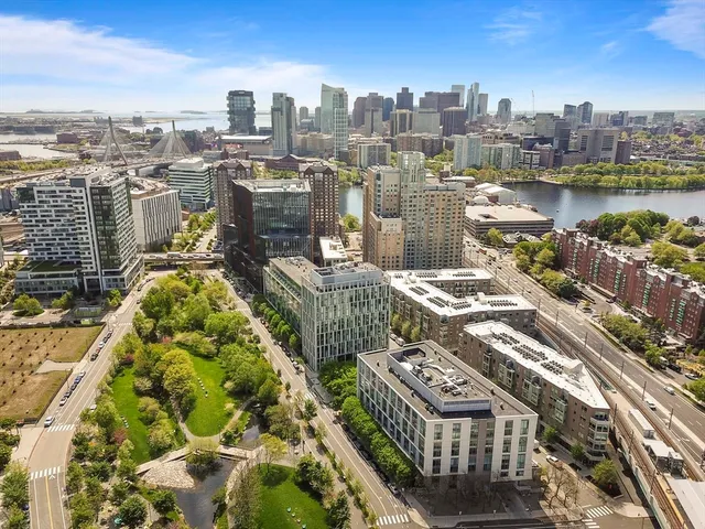 $735,000 | 2 Earhart Street, Unit 424, Cambridge, MA 02141