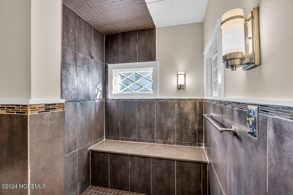 7 Hillside Road Atlantic Highlands, NJ 07716 - Photo 45 of 94 Bedroom 2 ensuite bath.