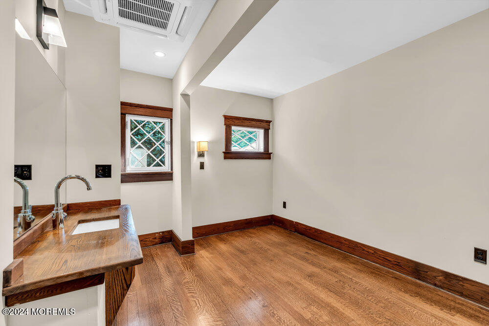 7 Hillside Road Atlantic Highlands, NJ 07716 - Photo 46 of 94 Bedroom 3 with ensuite bath.