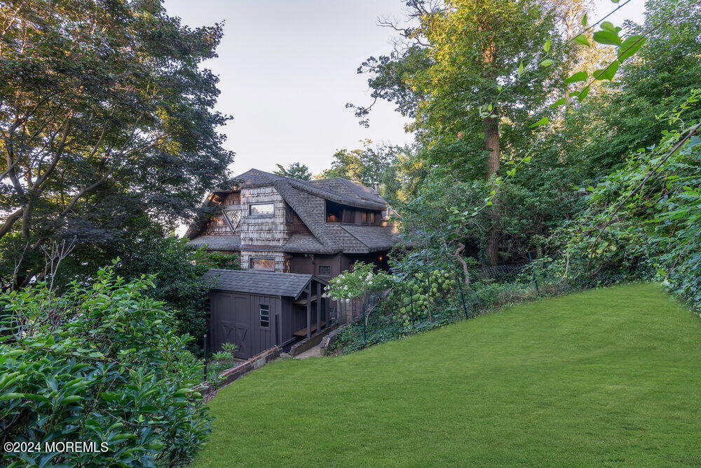 7 Hillside Road Atlantic Highlands, NJ 07716 - Photo 66 of 94 Rear yard.