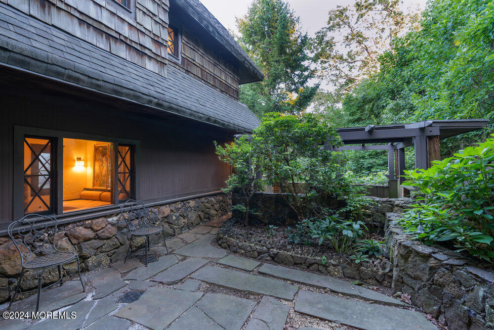 7 Hillside Road Atlantic Highlands, NJ 07716 - Photo 72 of 94 Rear courtyard.