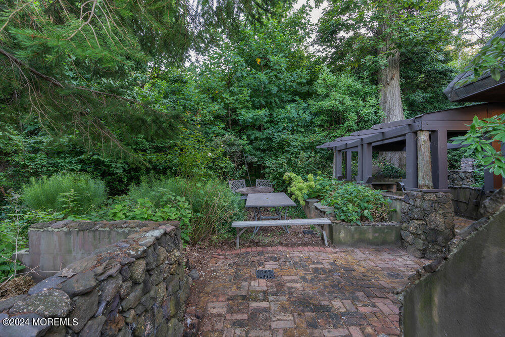 7 Hillside Road Atlantic Highlands, NJ 07716 - Photo 76 of 94 Rear courtyard.