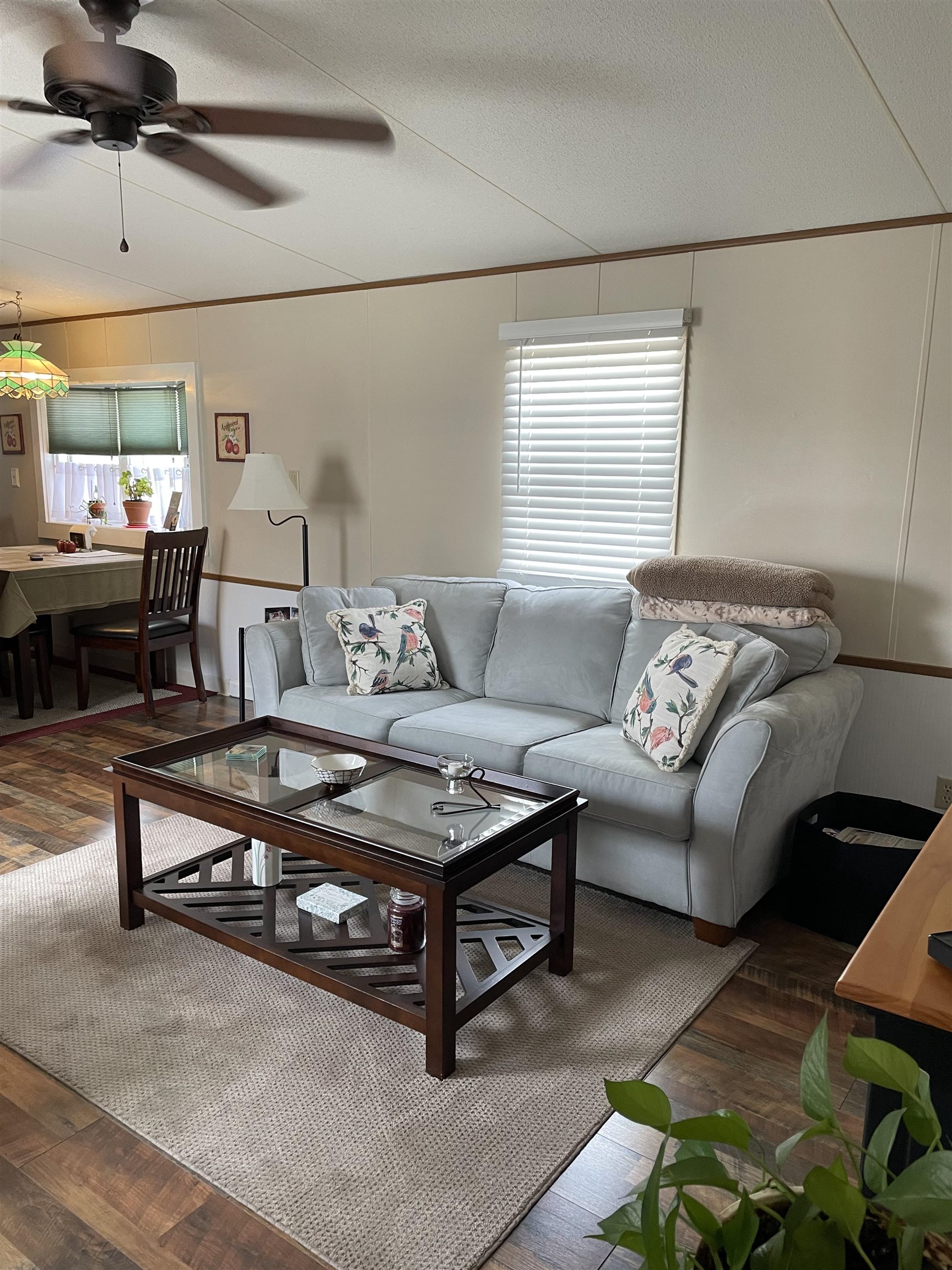 430 Highway 9 Marmora, NJ 08223 - Photo 9 of 17 a living room with furniture and a window