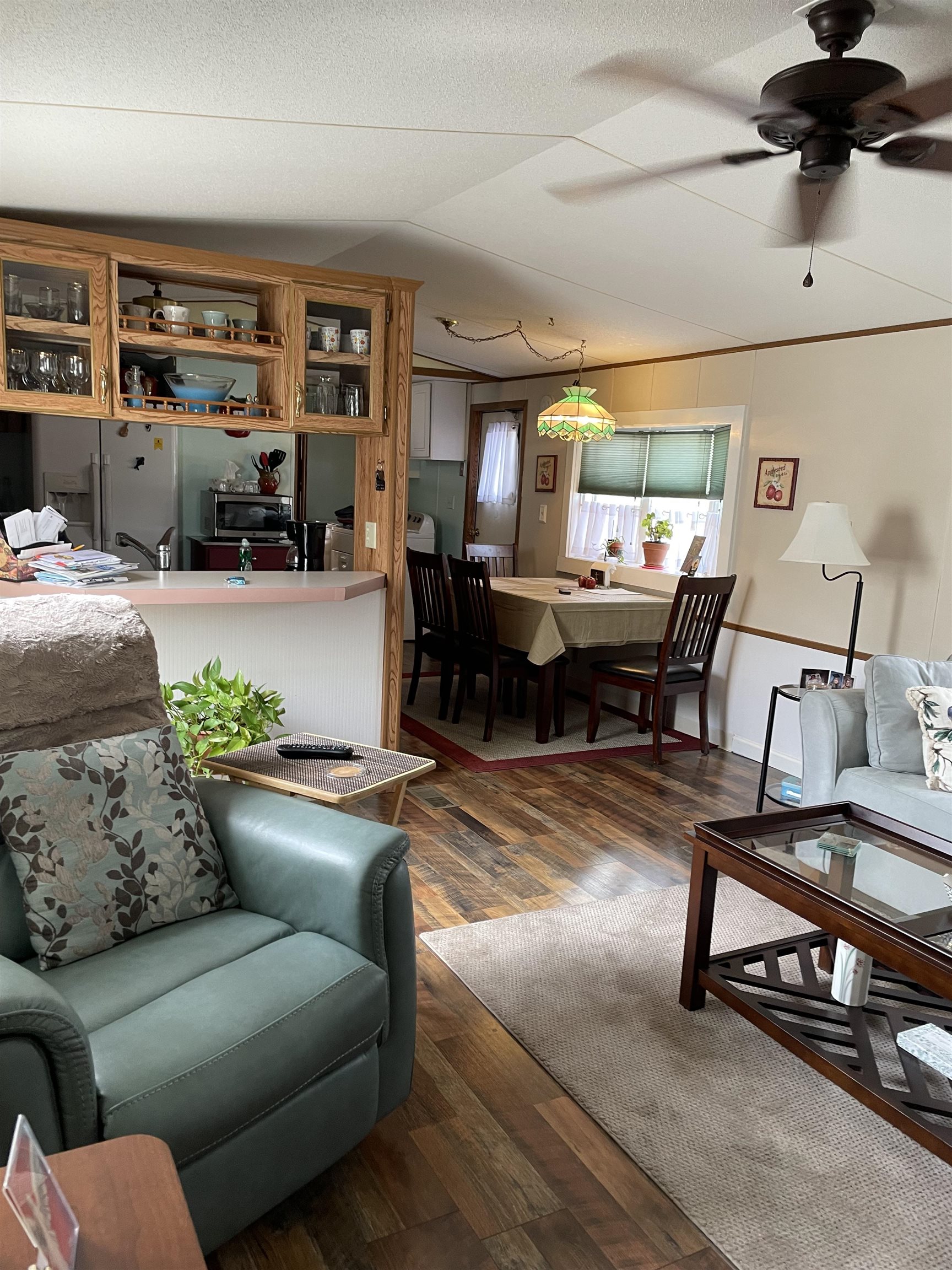 430 Highway 9 Marmora, NJ 08223 - Photo 10 of 17 a living room with furniture and a piano