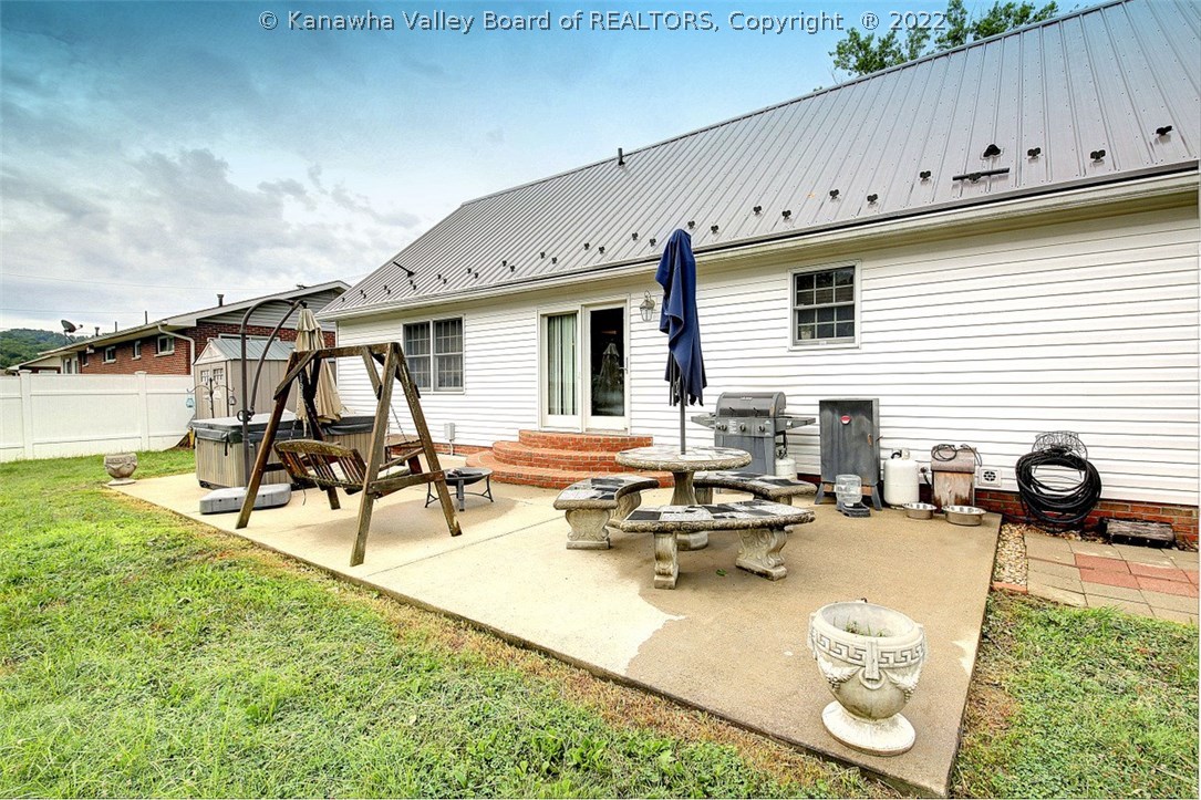 442 Strawberry Road St. Albans, WV 25177 - Photo 11 of 37 Gallery Image 11