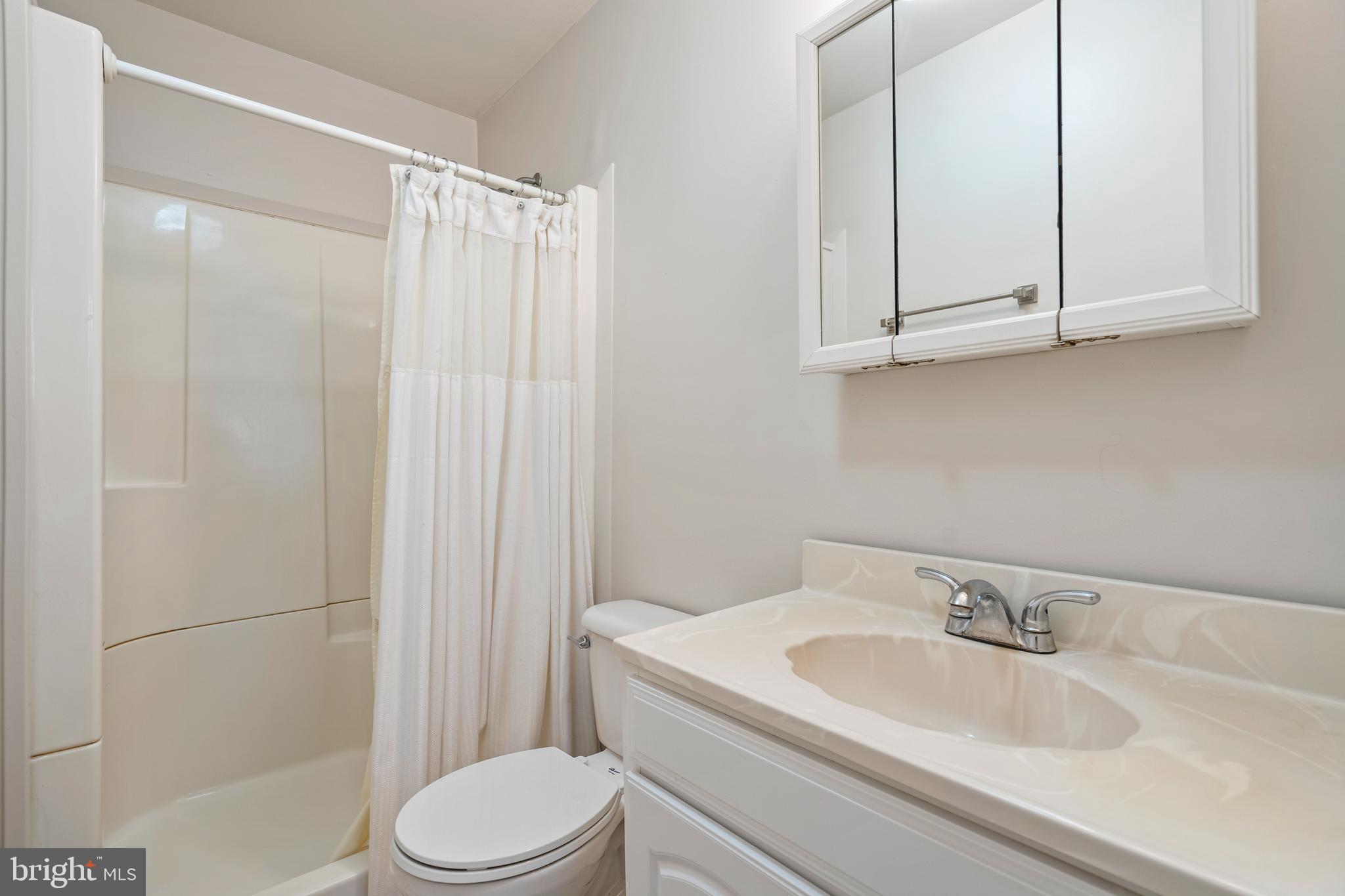 18756 Harmony Church Road Leesburg, VA 20175 - Photo 16 of 26 Gallery Image 16