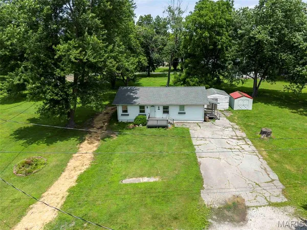 $124,000 | 105 Wilcox Street, Sawyerville, IL 62085