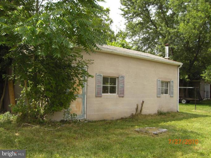 589 Ruebuck Road Clear Brook, VA 22624 - Photo 4 of 15 Garage 1