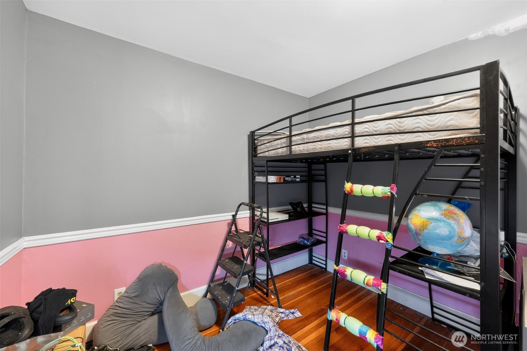 9801 Lenhart Road Sumas, WA 98295 - Photo 19 of 33 a view of a room with gym equipment