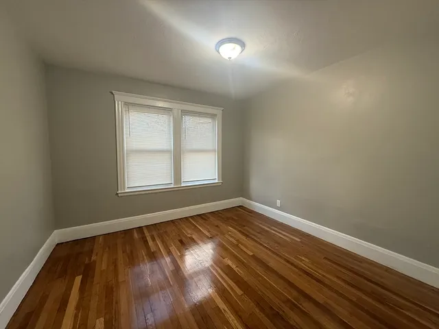 $2,300 | 135-137 Lawton Avenue, Unit 6, Lynn, MA 01902