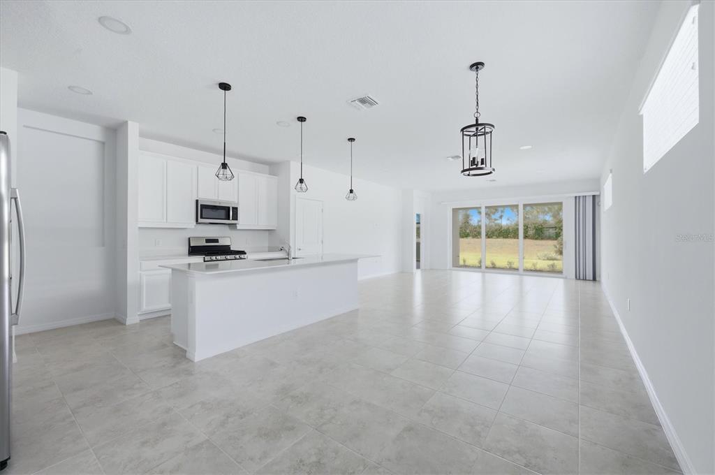 8113 Sternway Road Sarasota, FL 34240 - Photo 9 of 85