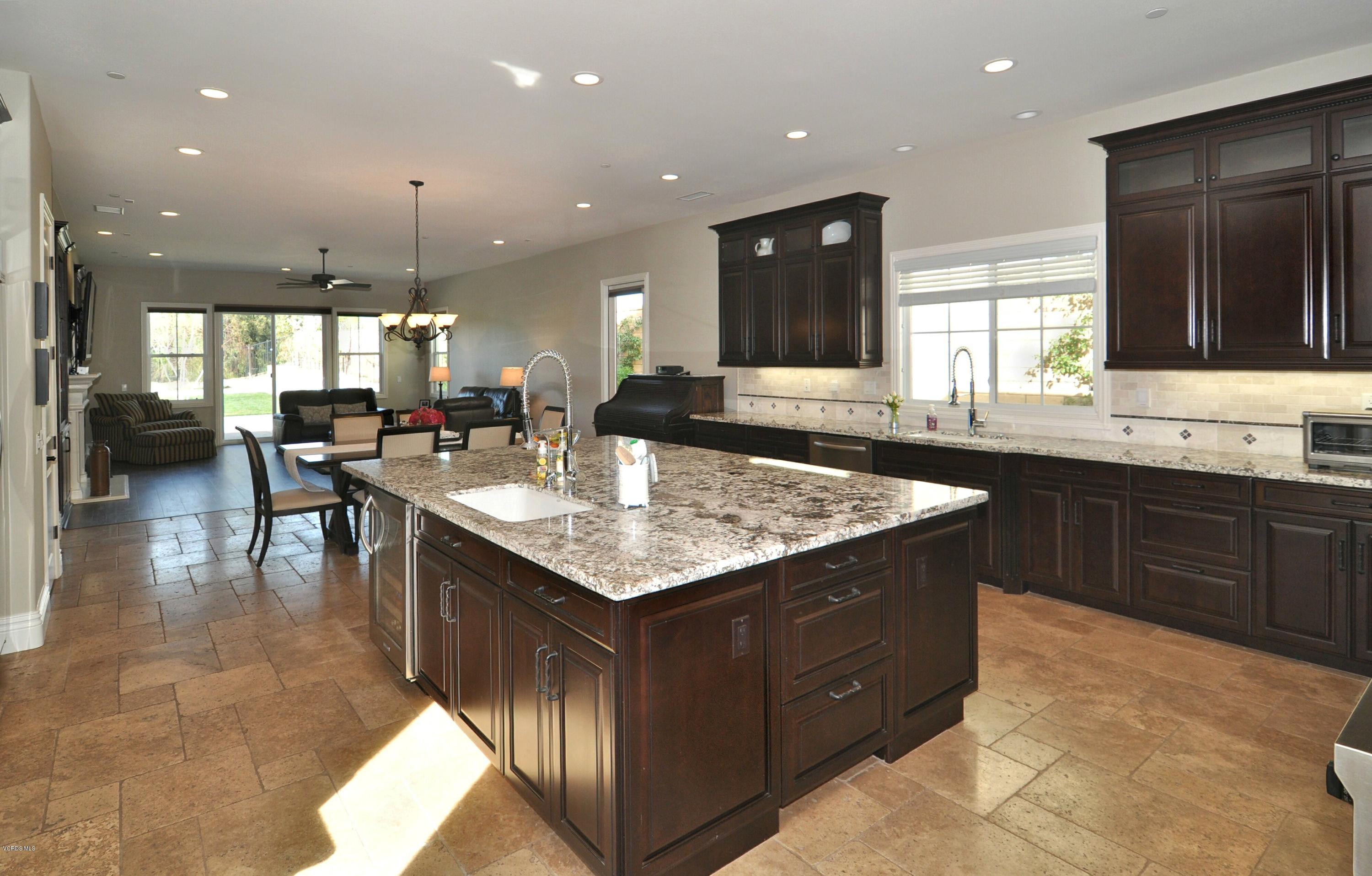 13669 Hightop Street Moorpark, CA 93021 - Photo 5 of 19 top12