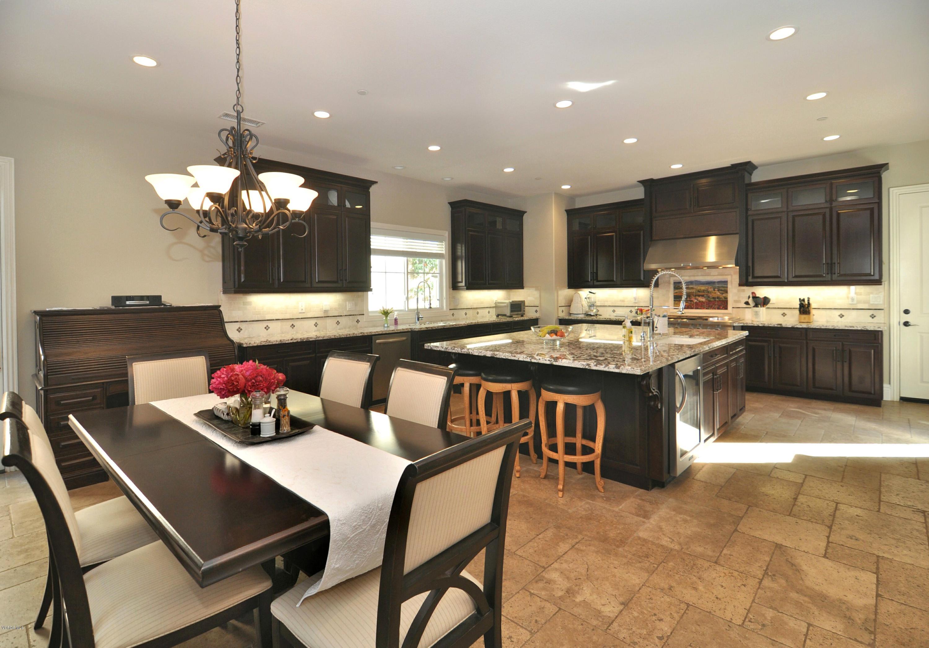 13669 Hightop Street Moorpark, CA 93021 - Photo 6 of 19 top11