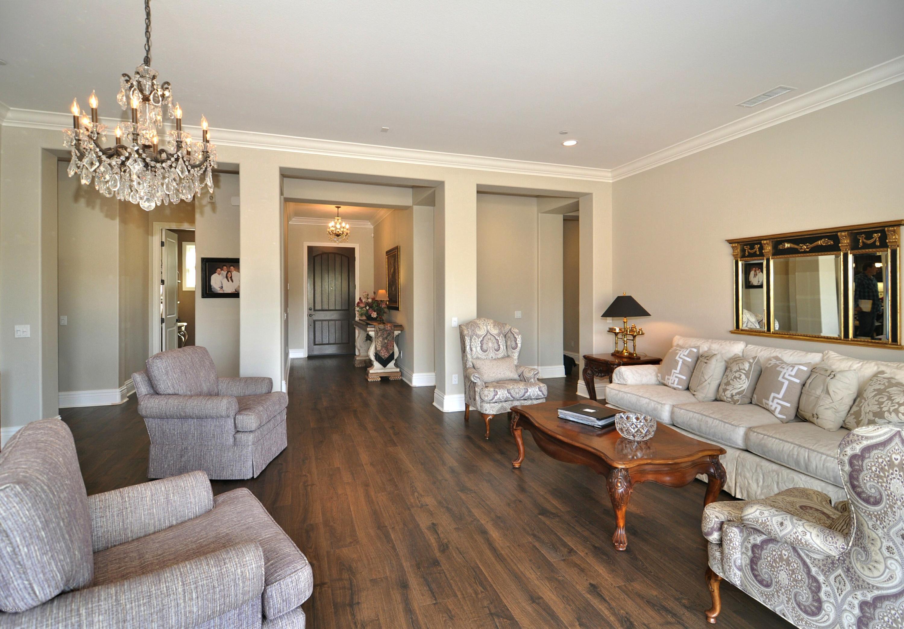 13669 Hightop Street Moorpark, CA 93021 - Photo 8 of 19 top8