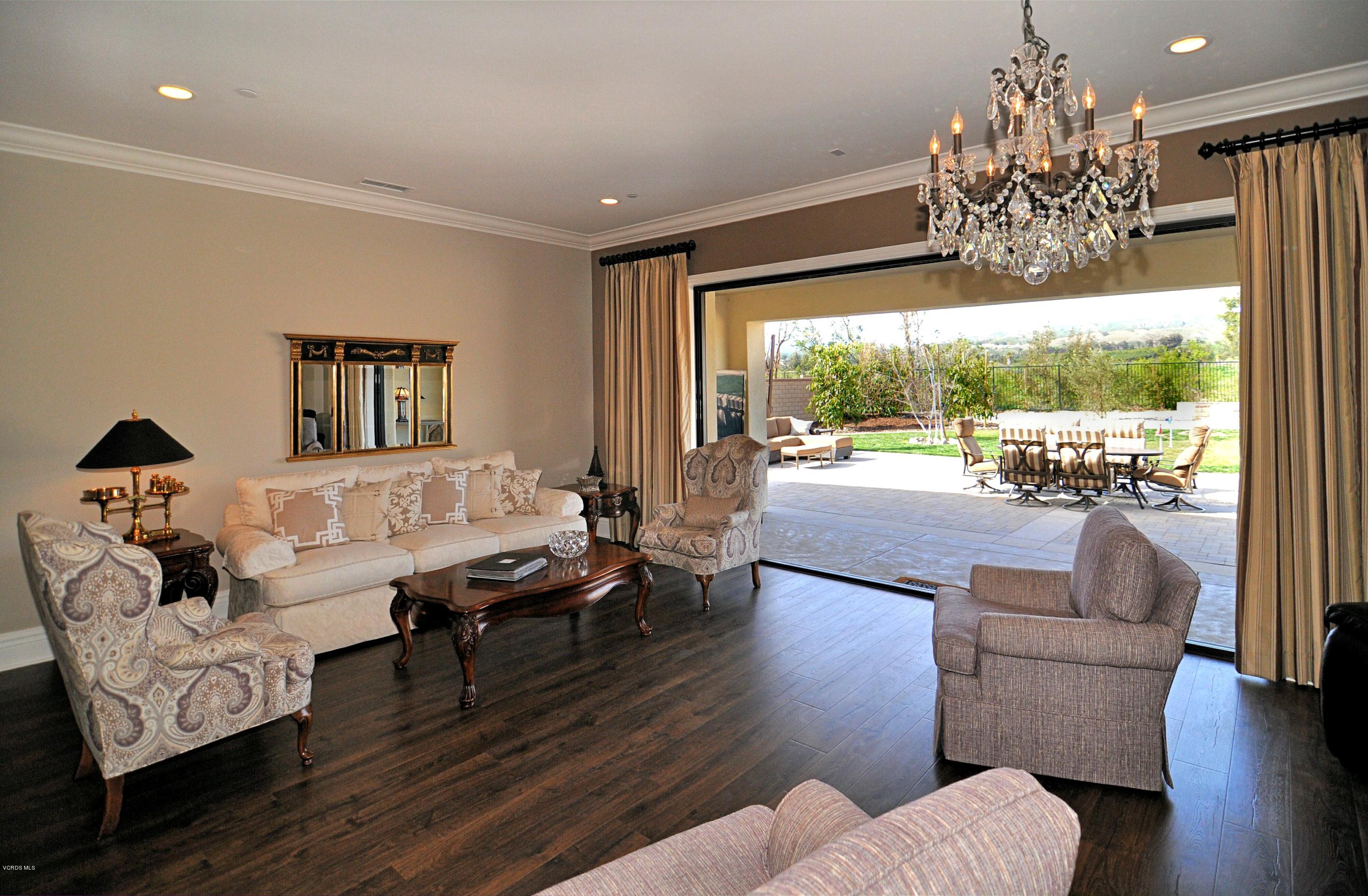 13669 Hightop Street Moorpark, CA 93021 - Photo 9 of 19 top9