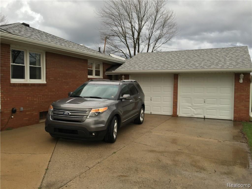 1911 West Lloyd Road Dundee, MI 48131 - Photo 7 of 15 IMG_1412.JPG