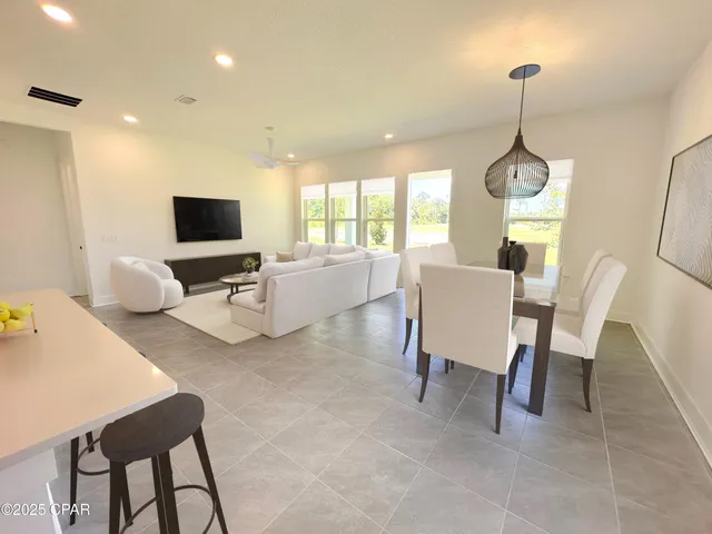 $3,000 | 959 Camp Fire Circle, Panama City Beach, FL 32413