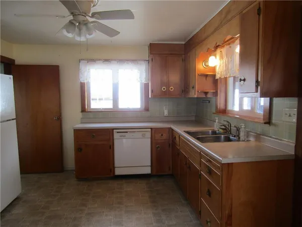 $225,000 | 310 Sr1062, Mill Run, PA 15464