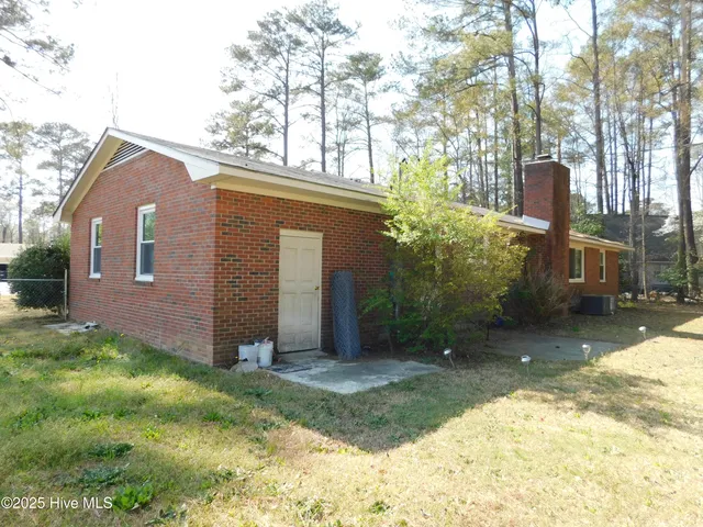 $215,000 | 1003 West Scotsdale Road, Laurinburg, NC 28352