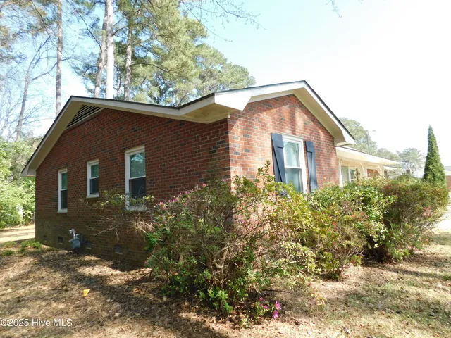 $215,000 | 1003 West Scotsdale Road, Laurinburg, NC 28352