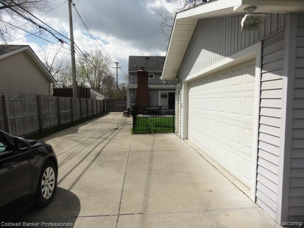 2874 Harvard Road Berkley, MI 48072 - Photo 37 of 39 8025 Arnold, Dbn. Hgts 071