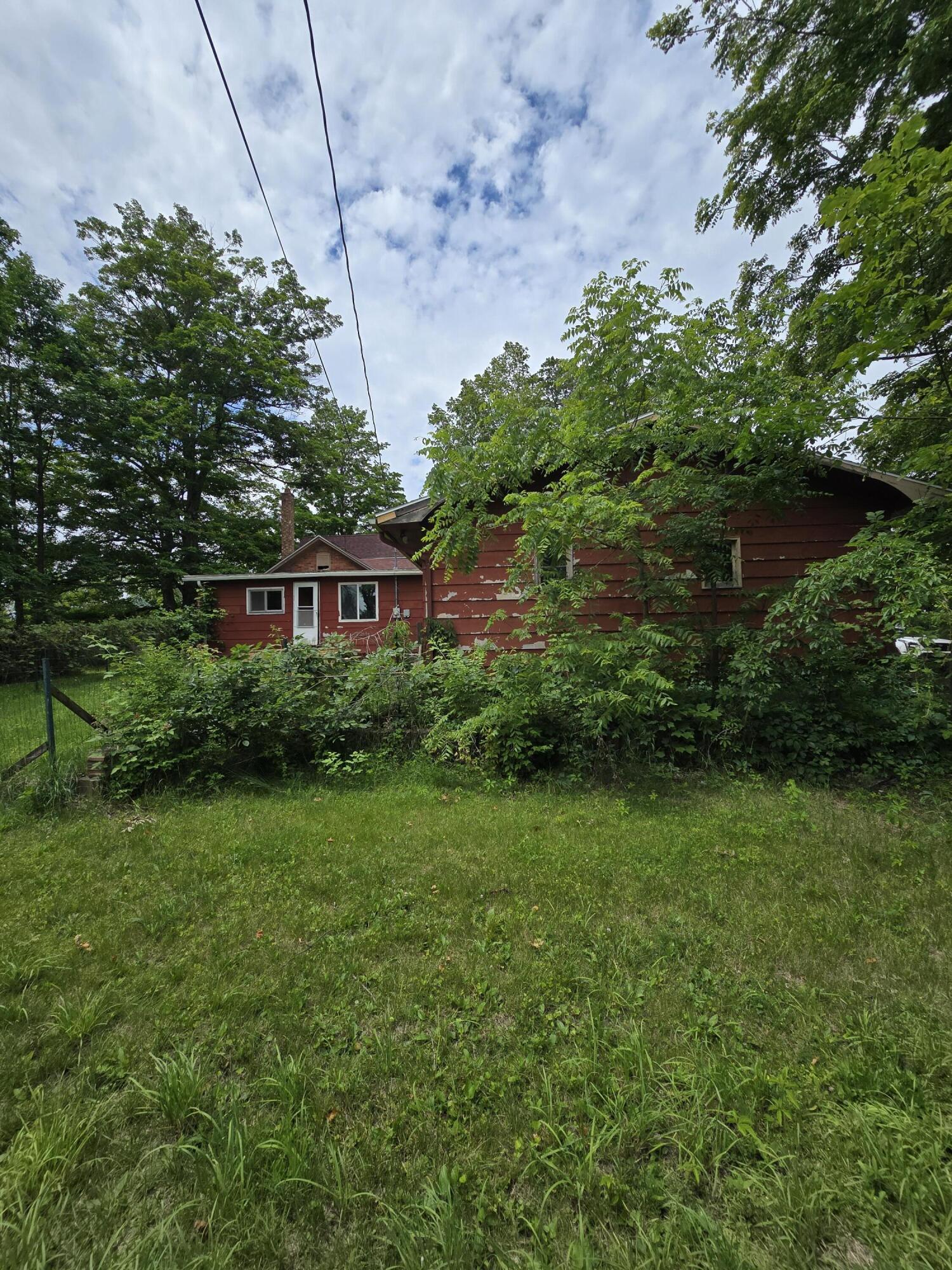 8733 South Cochran Road Charlotte, MI 48813 - Photo 5 of 30 20260624_130557