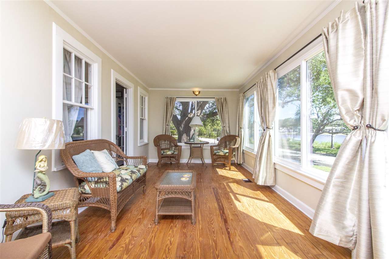 26 Rio Vista Drive St. Augustine, FL 32084 - Photo 18 of 91 a living room with furniture and a large window