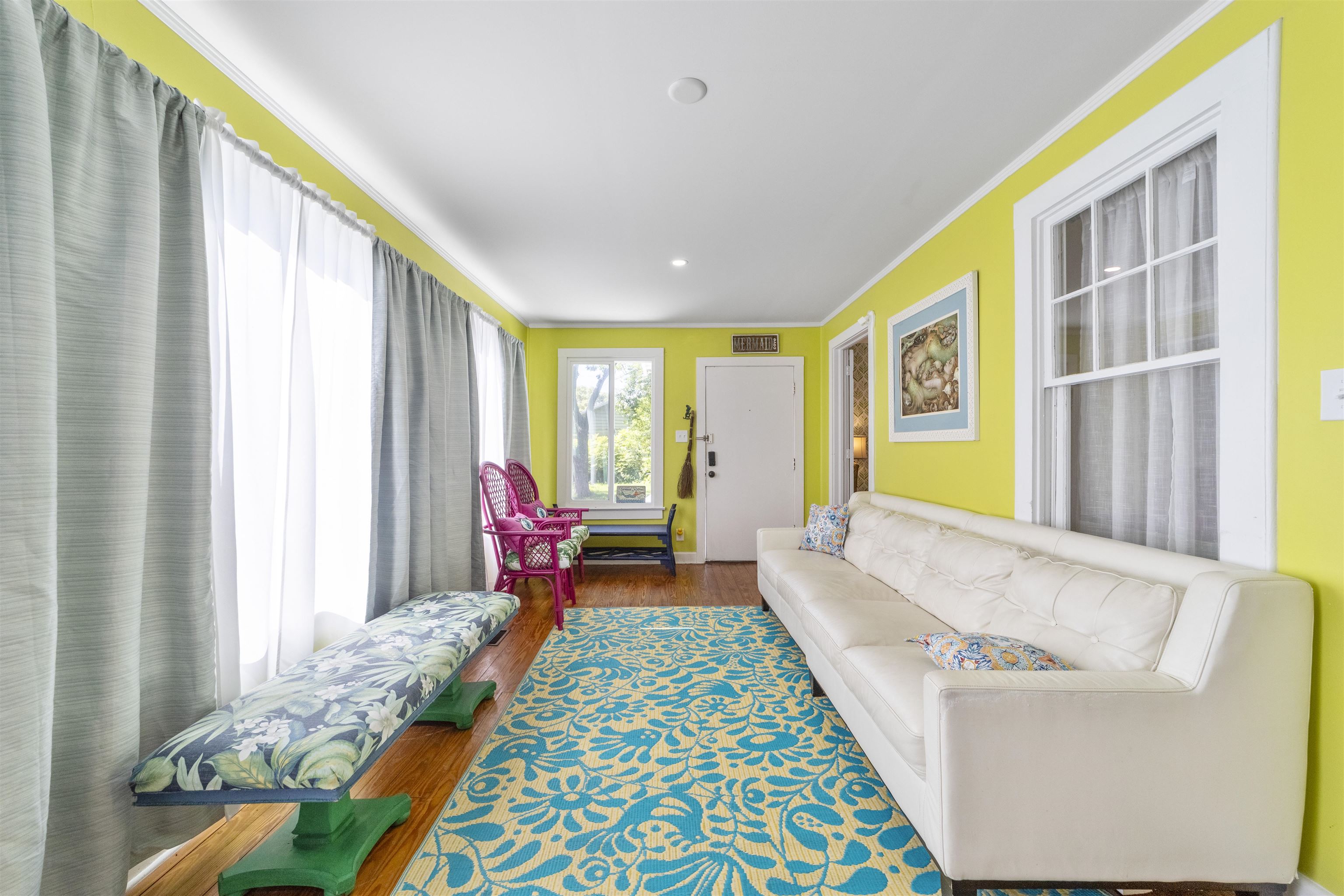 26 Rio Vista Drive St. Augustine, FL 32084 - Photo 19 of 91 a living room with furniture and a large window