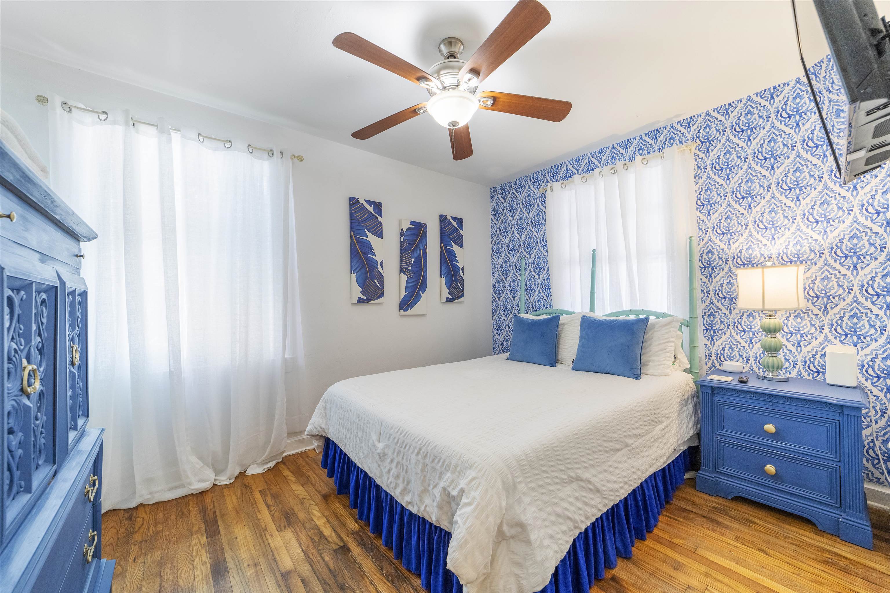 26 Rio Vista Drive St. Augustine, FL 32084 - Photo 28 of 91 a bedroom with a bed and a ceiling fan