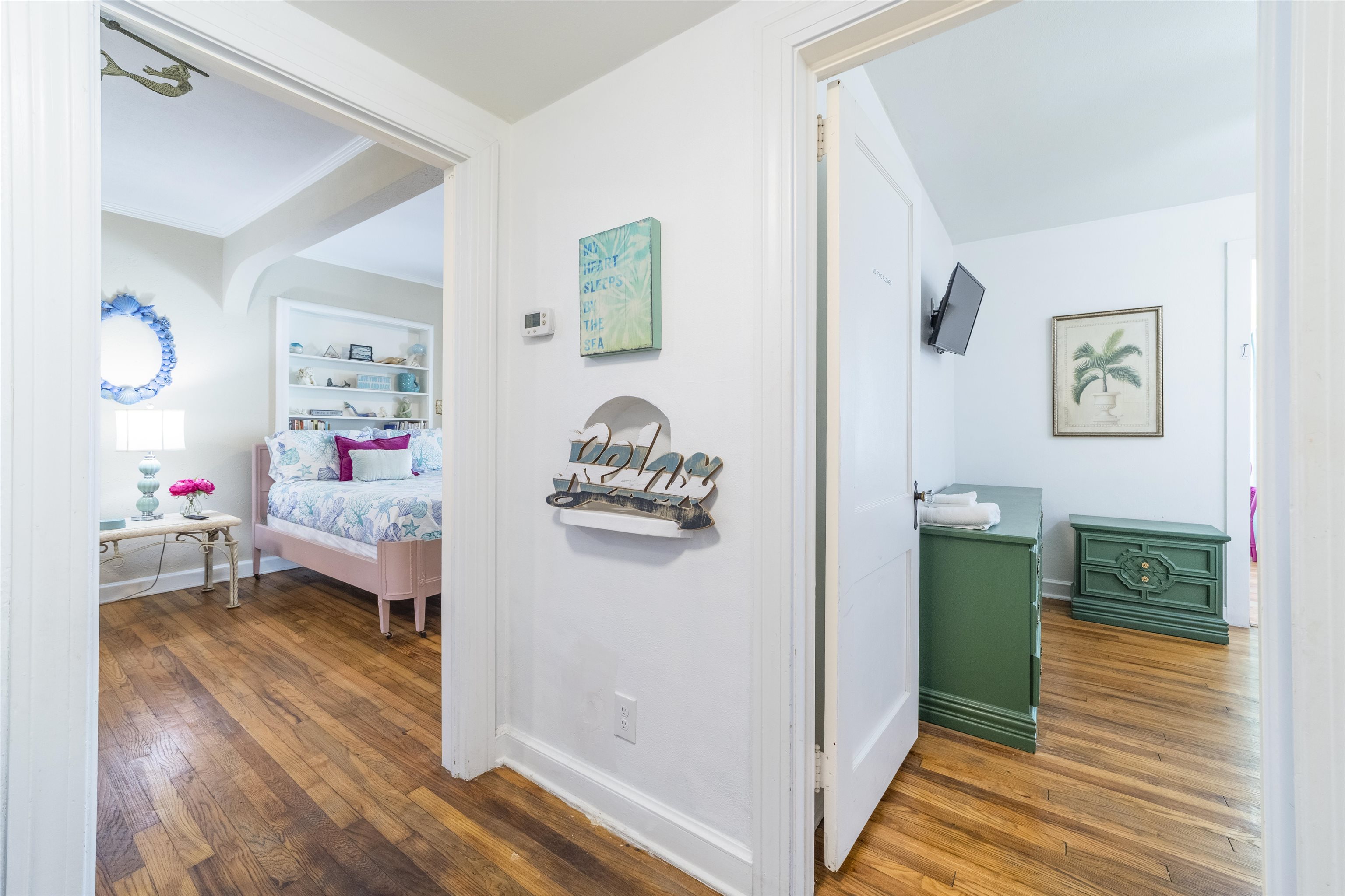 26 Rio Vista Drive St. Augustine, FL 32084 - Photo 31 of 91 a living room with furniture and a wooden floor