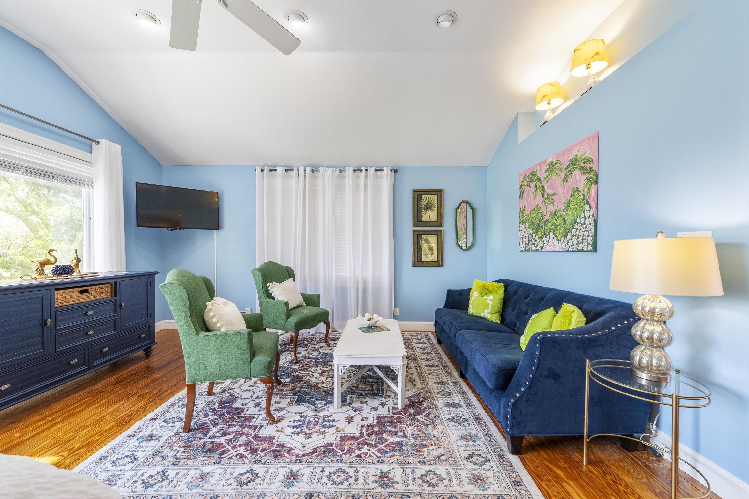 26 Rio Vista Drive St. Augustine, FL 32084 - Photo 62 of 91 a living room with furniture and a lamp