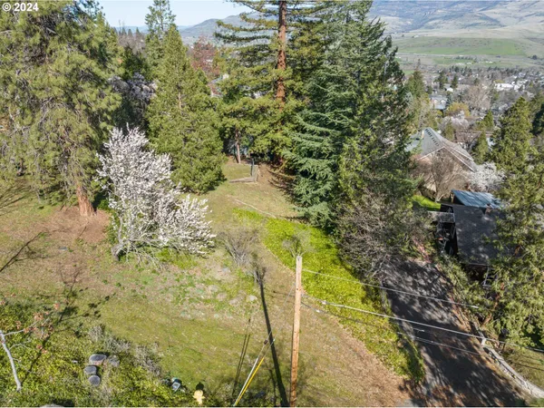 $95,000 | 319 West Street, Ashland, OR 97520