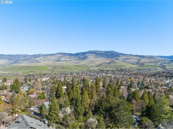 $95,000 | 319 West Street, Ashland, OR 97520